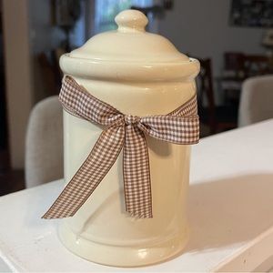 Decorative jar